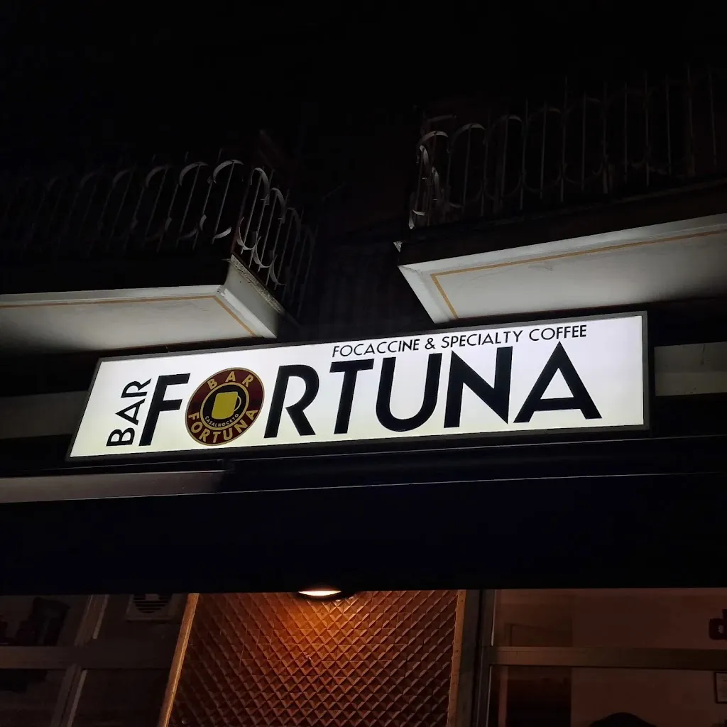 Bar Tabacchi Fortuna Casalnoceto restaurant in Casalnoceto