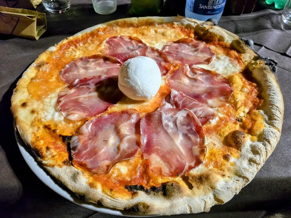 Pizzeria Hakuna Matata_Cerfignano_slider_image_3