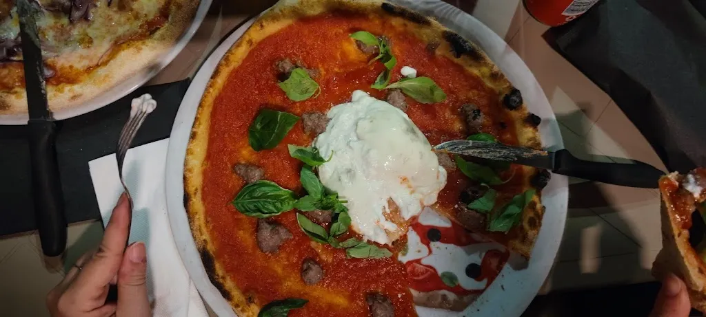 Pizzeria La Torre Di Latorre Alessandro_Carmagnola_slider_image_3