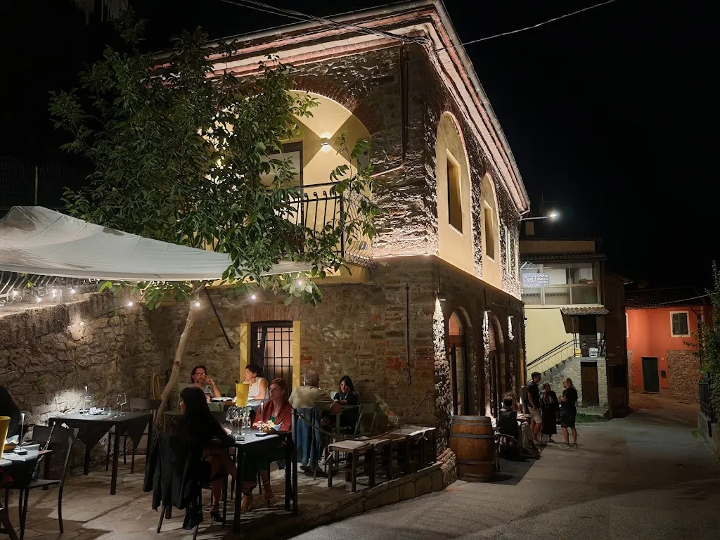 Daniele Natali_Casa del Partito Vineria_Cassinelle-Concentrico_recensione