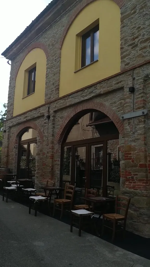 Casa del Partito Vineria_Cassinelle-Concentrico_slider_image_2