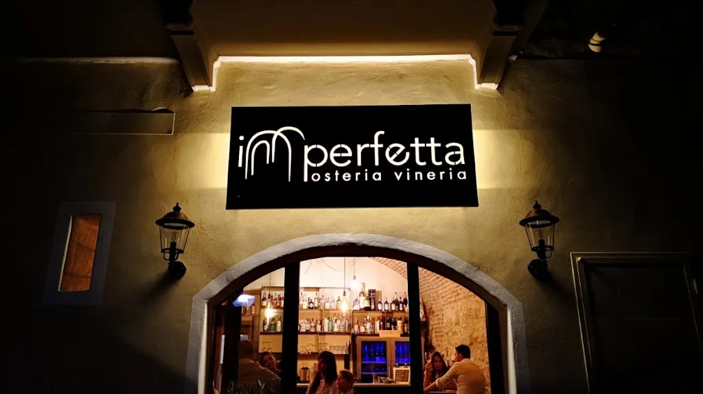 Osteria Imperfetta restaurant in Castagnito