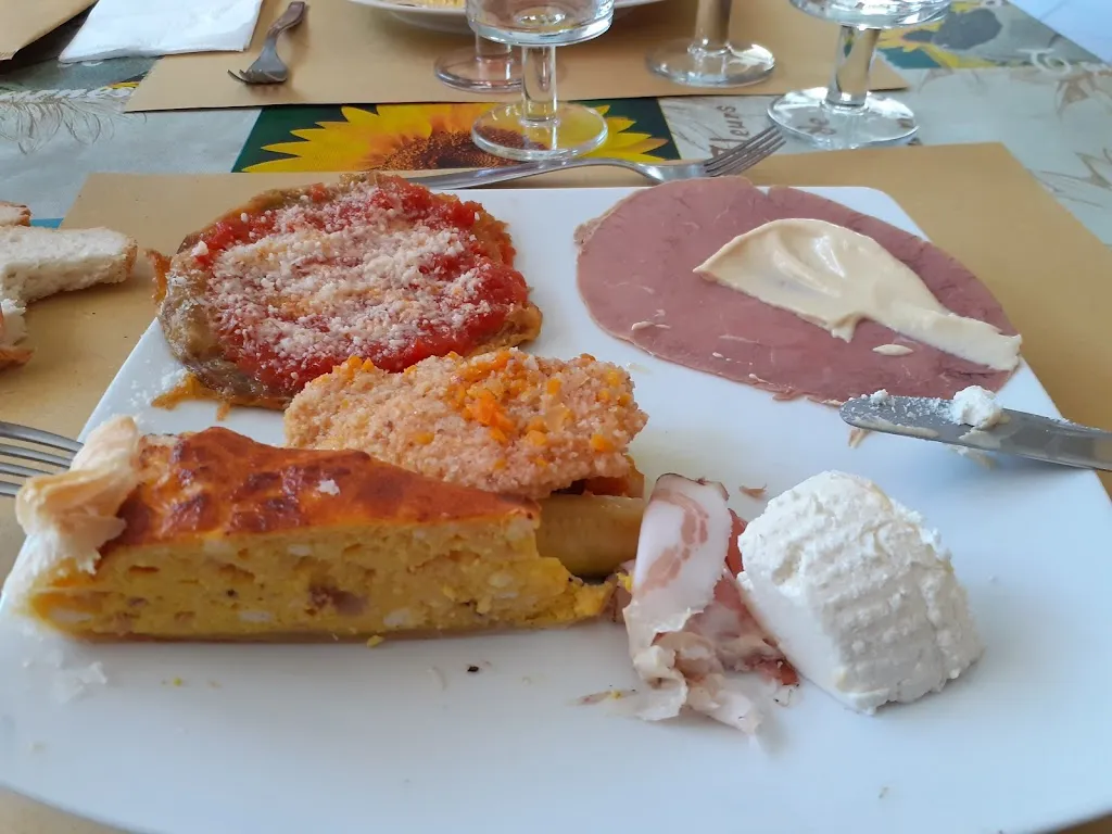 Azienda Agrituristica Semitoun restaurant in Casteldelfino