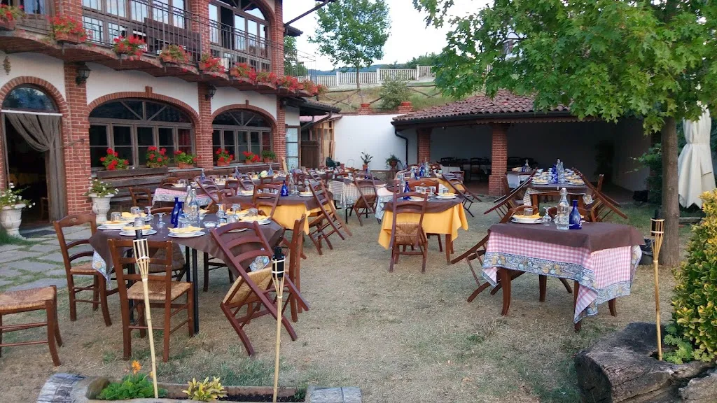 Agriturismo Ca' dell'aglio restaurant in Castellar Guidobono