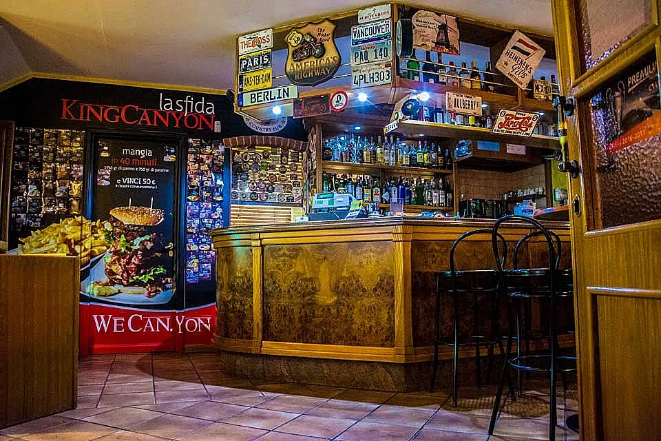 Gran Canyon Pub Castelnuovo Belbo restaurant in Castelnuovo Belbo