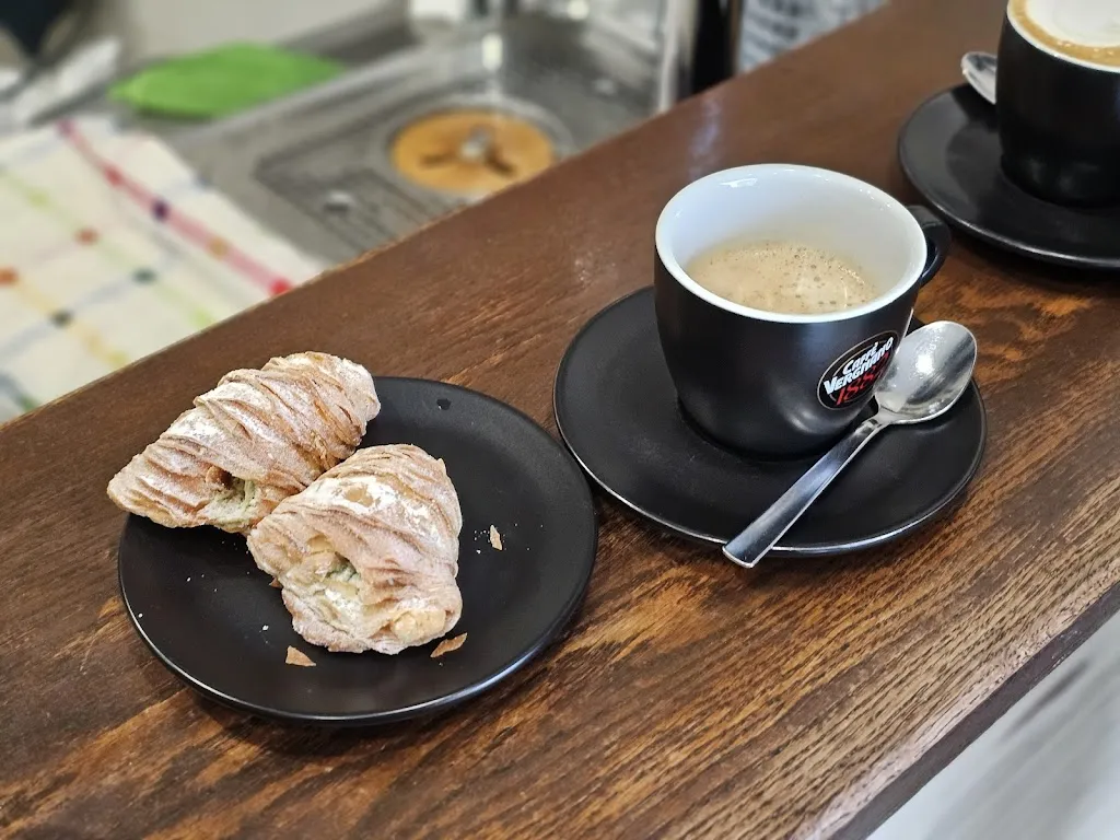 Giulio Valfrè_Bar Giardino_Castelnuovo Don Bosco_recensione