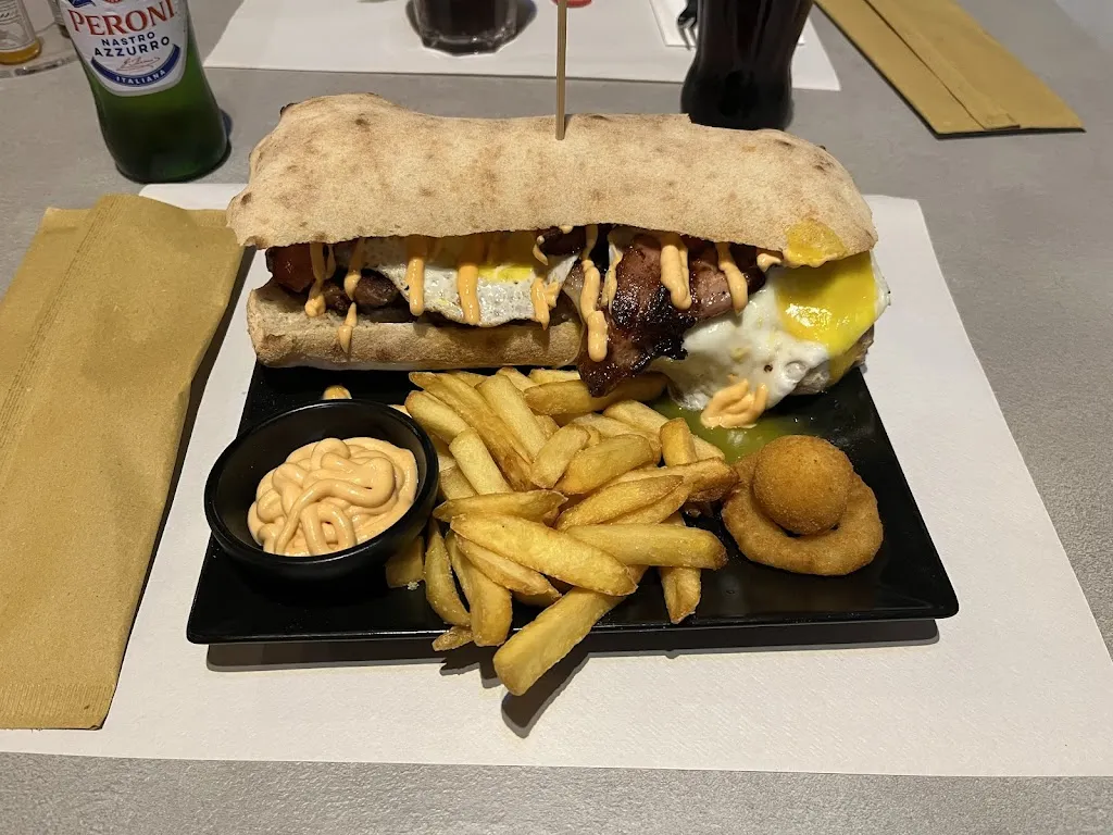 Tsunami food restaurant in Collepasso