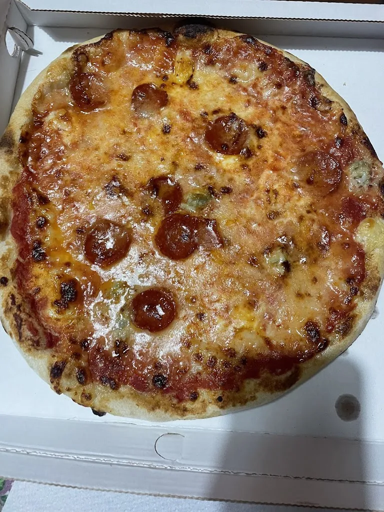 rebecca vincis_Pizzeria Cassiopea_Castelnuovo Don Bosco_review