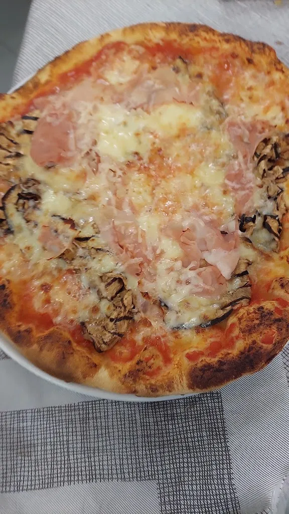 giancarlo sciarratta_Pizzeria Cassiopea_Castelnuovo Don Bosco_review