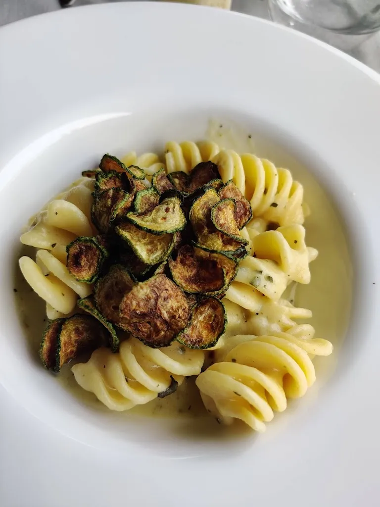 V!vEk KoRaDa_Dahlia bistrot sul lago_Castiglione Torinese_review