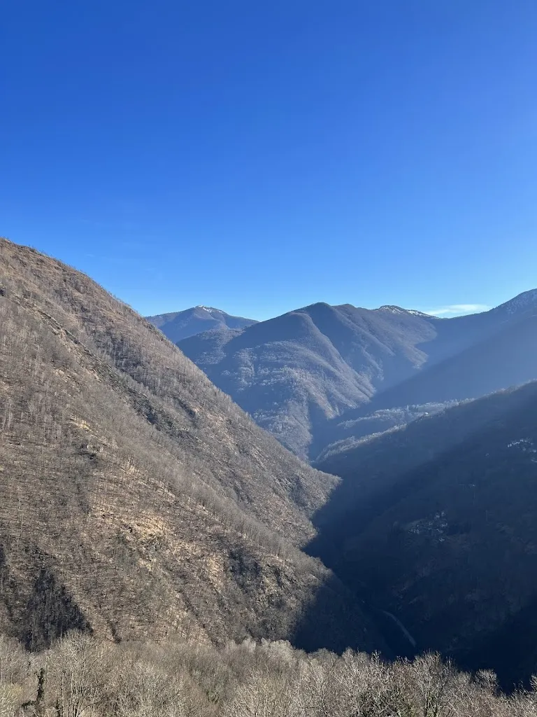 Nino Uridia_Circolo di spoccia_Cavaglio-Spoccia_review