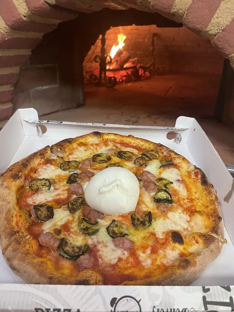 Pizze e delizie dai fratelli restaurant in Cavagnolo