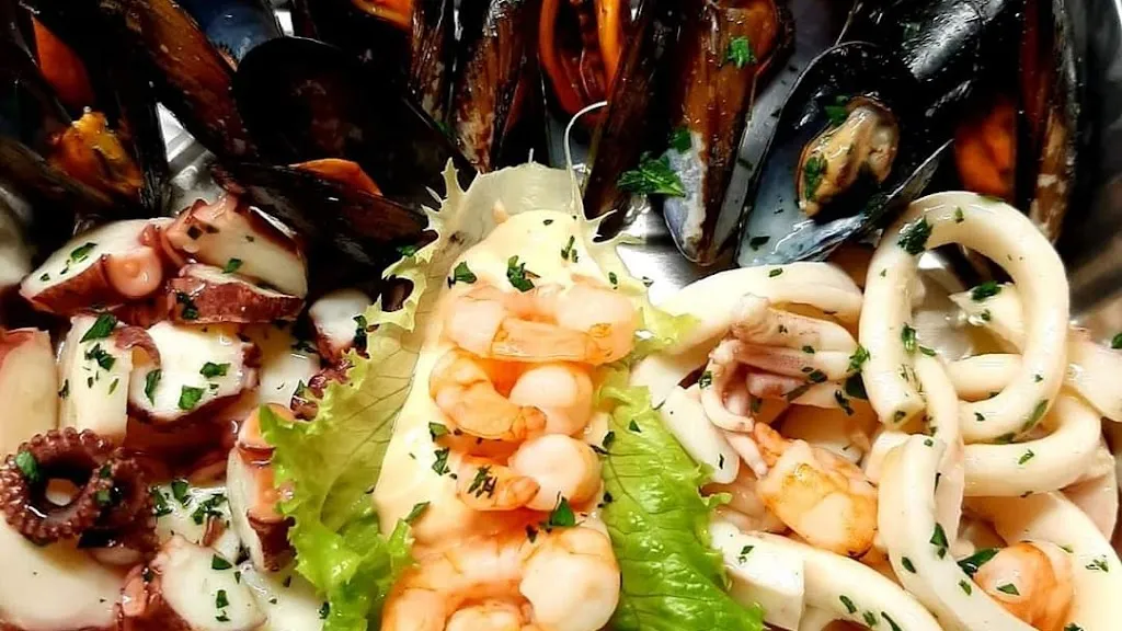 Ristorante Pizzeria Cosmopolitan di Sacco Carmen_Centallo_slider_image_2