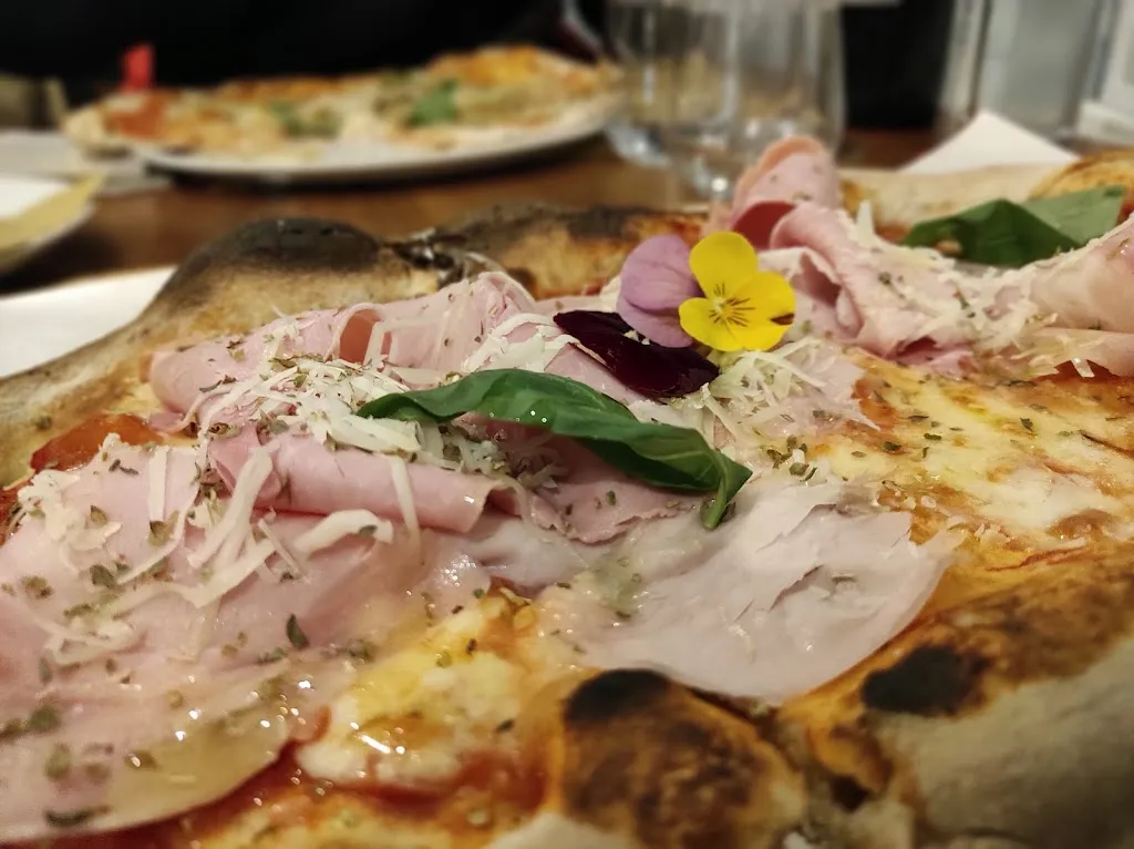 Donatella Quaroni_Pizzeria La Pesa_Cerreto Grue_review