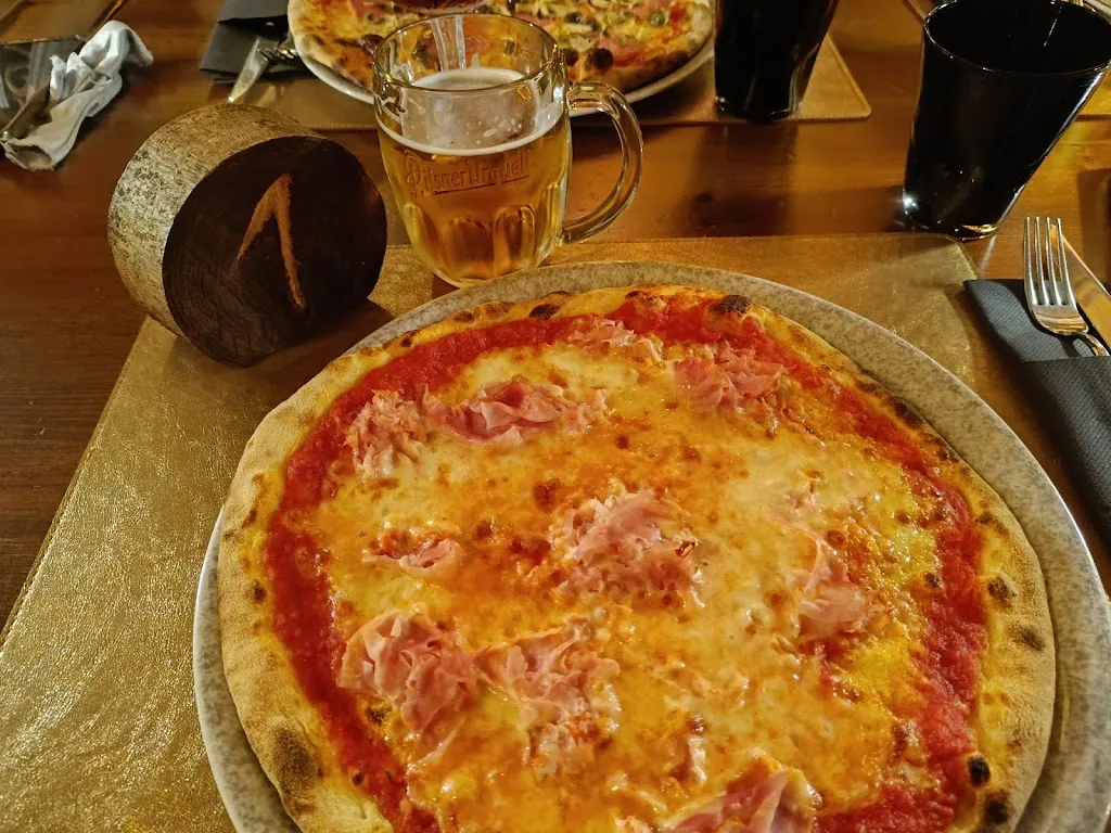 Erika Bonaso_Castello_Cerreto Castello_review