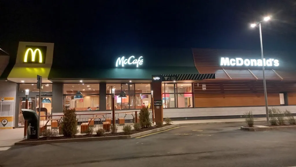 McDonald's Quaregna Cerreto_Cerreto Castello_slider_image_1