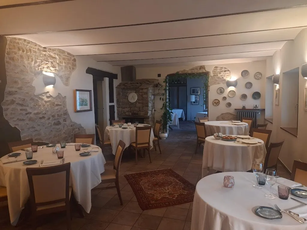 Trattoria Del Bivio restaurant in Cerreto Langhe