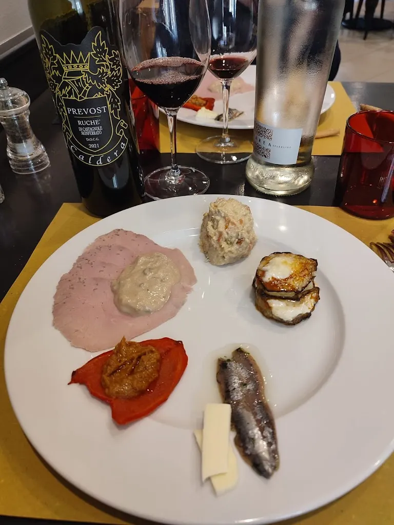 Vineria da Taschet_Cerro Tanaro_slider_image_3