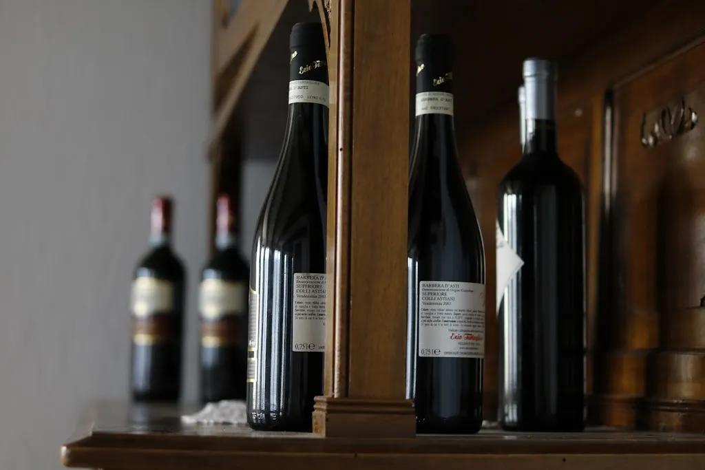 Trattoria L'Osto Ed Pavajon restaurant in Chianocco