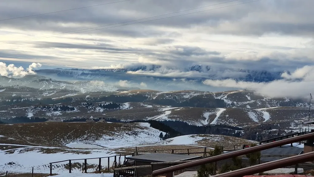 Clarinda Blackbridge_Rifugio Primaneve sul Monte Tomba_Chiesanuova_review