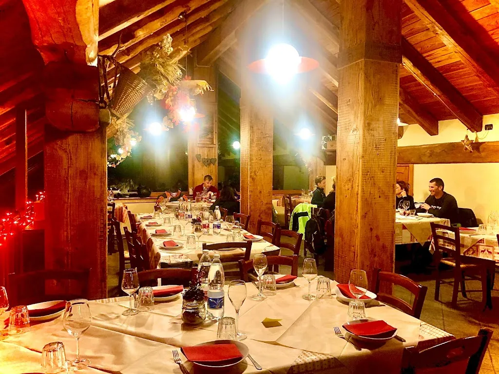 Rifugio Chalet Col Saurel restaurant in Cesana Torinese