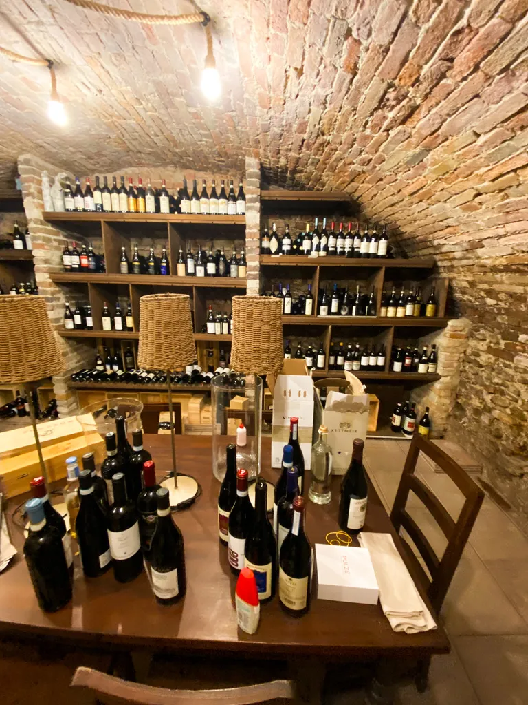 Ristorante Vittorio Veneto restaurant in Cherasco