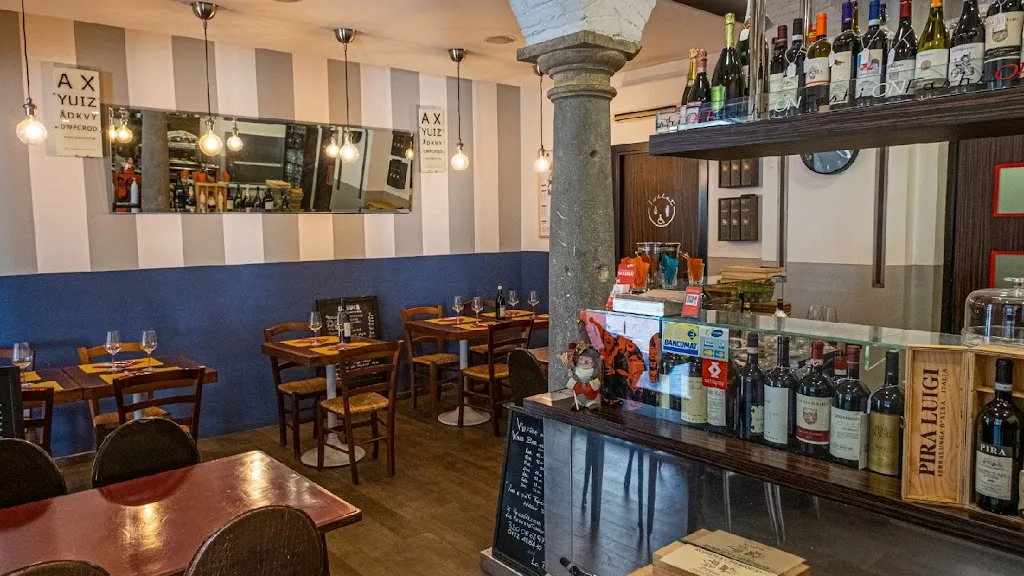 La Buca Vineria con cucina restaurant in Cherasco