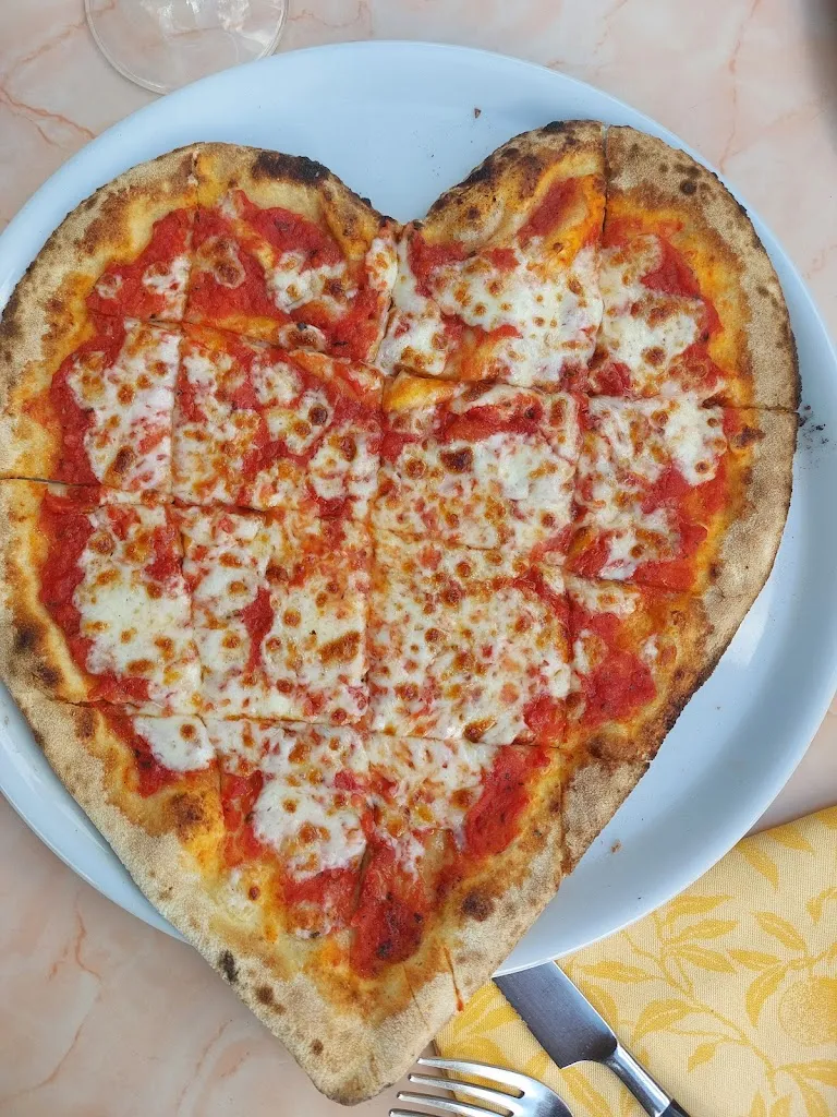 Pizzeria Petra_Chiomonte_slider_image_1