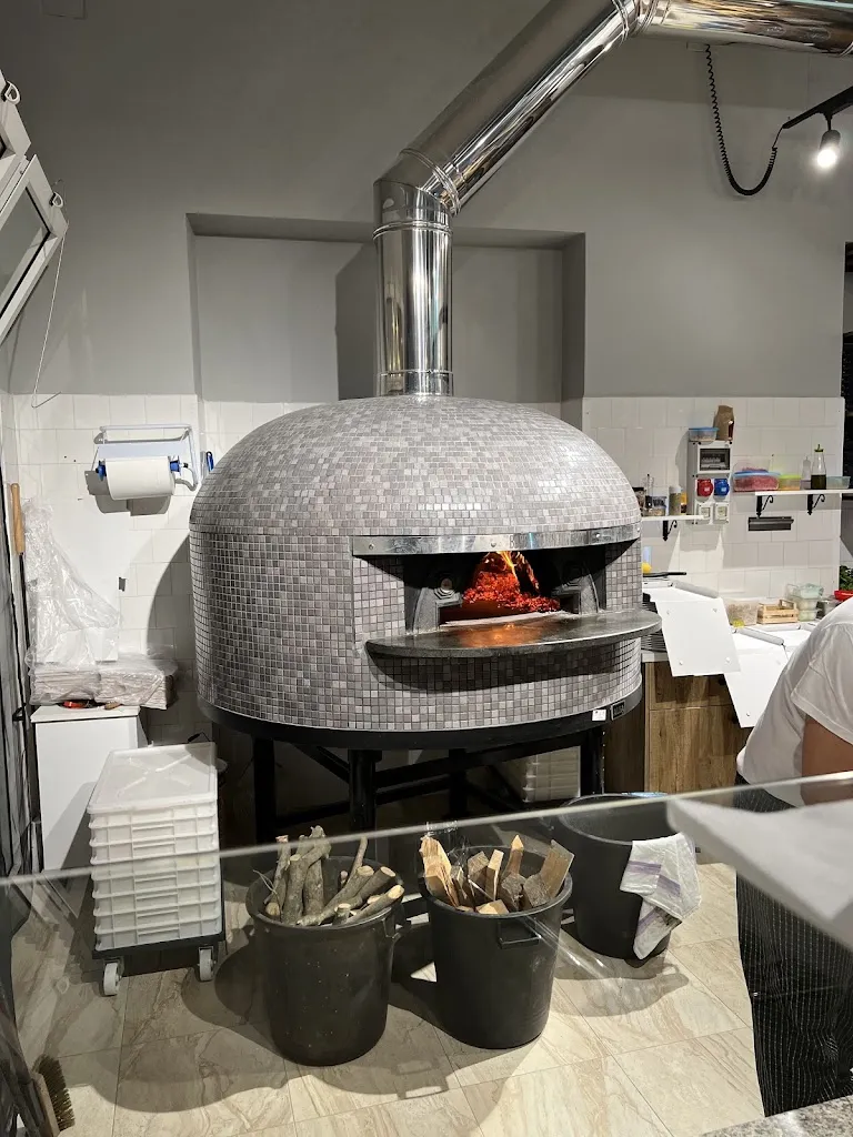 Nancy Nangle_Base Margherita_Ceglie Messapica_review