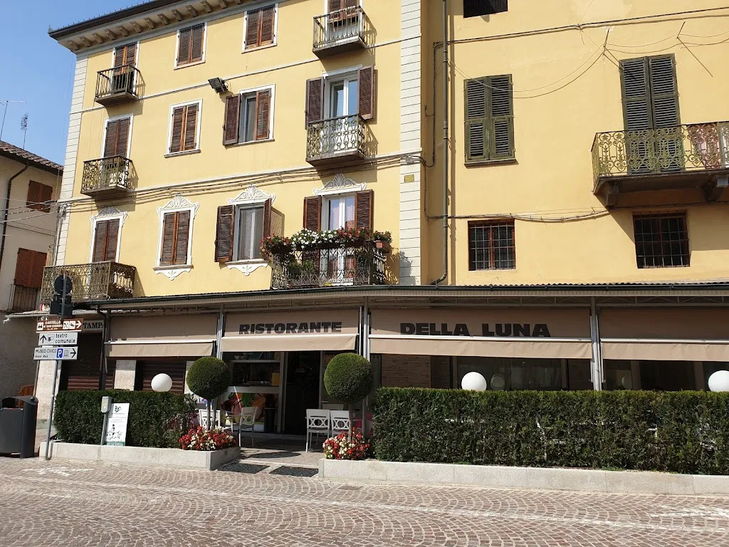 Ristorante-Catering Della Luna_Ciconio_slider_image_3