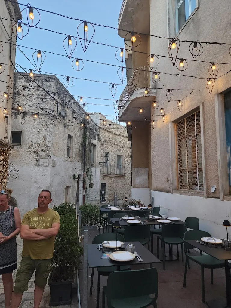 Paul Koteras_Enococus - Acini & Carbone_Ceglie Messapica_recensione