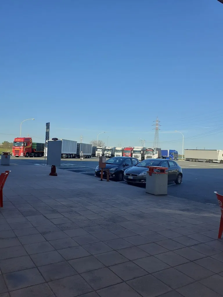 Stazione di Servizio Cigliano Nord_Cigliano_slider_image_3