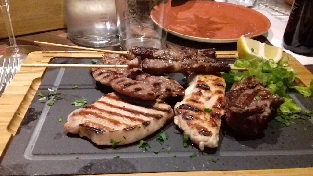 francis mwangi_La Voglia_Chivasso_review