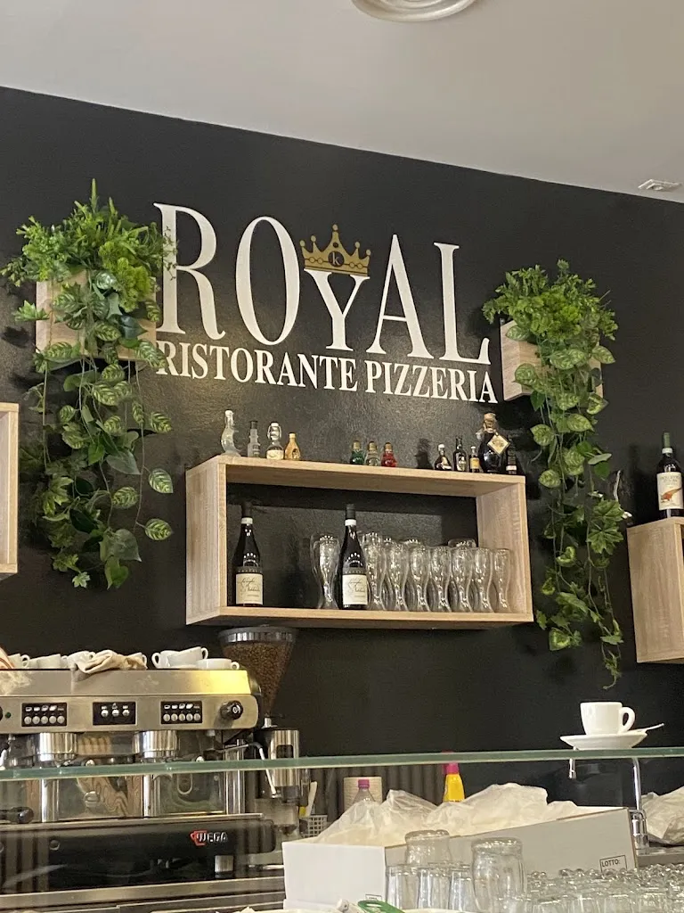 Angela Dostuni_Ristorante Pizzeria Royal_Chivasso_review