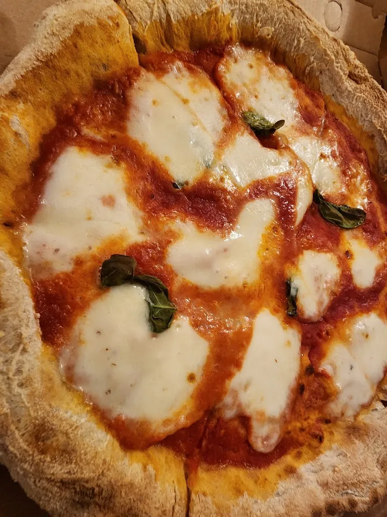 Beatrice_Fiscolo Pizzeria Mediterranea_Ceglie Messapica_review