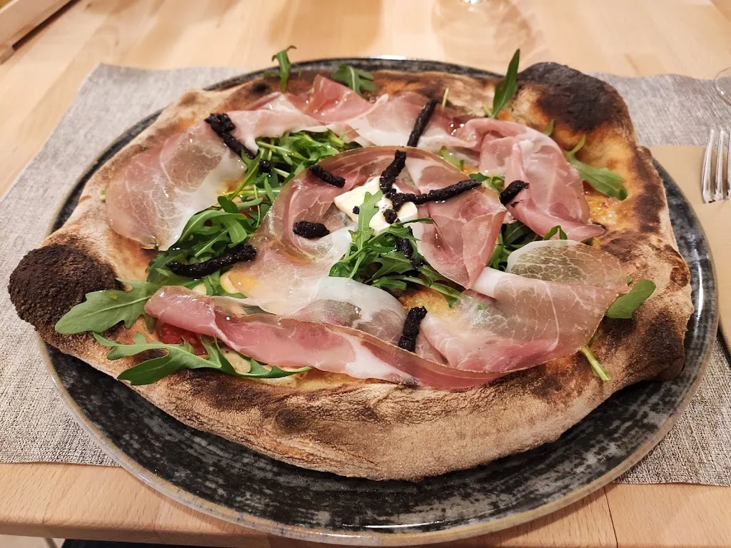 Fiscolo Pizzeria Mediterranea_Ceglie Messapica_slider_image_2