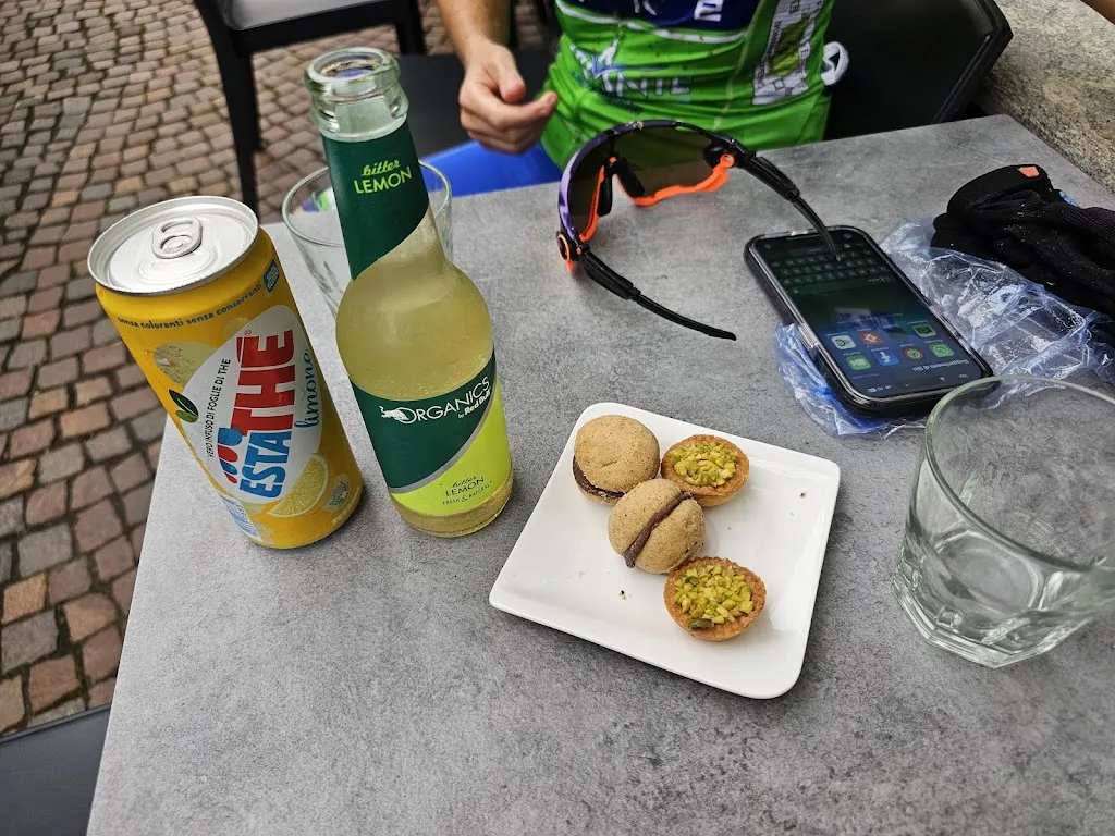 Giulio Valfrè_Bar Tata gastronomia_Corneliano d'Alba_review