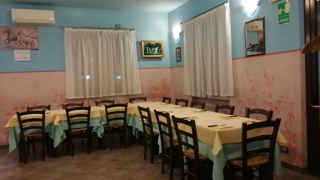 Bar La Pineta restaurant in Cortanze