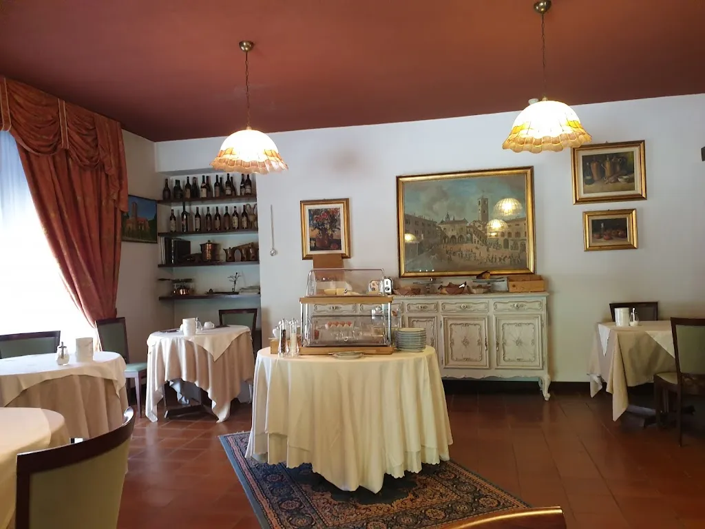 Ristorante di Villa san Carlo restaurant in Cortemilia