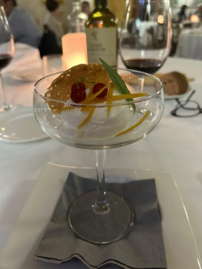 Sam Holt_L'Antico Casale_Cossombrato_review