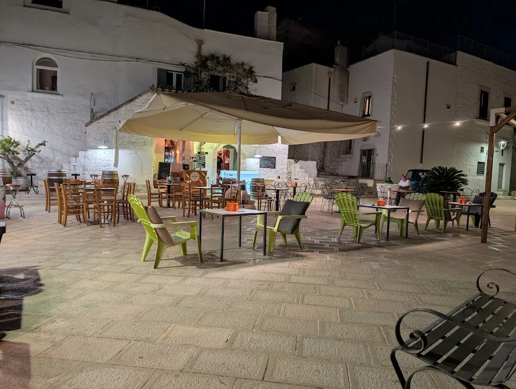 Giuseppe Manni_Brillo parlante wine bar_Ceglie Messapica_review