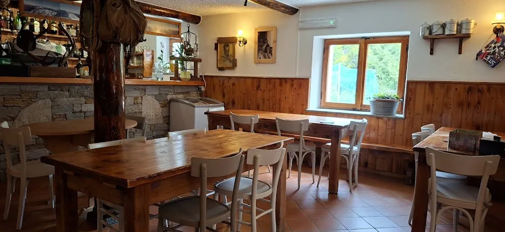 Rifugio Il Camoscio restaurant in Craveggia