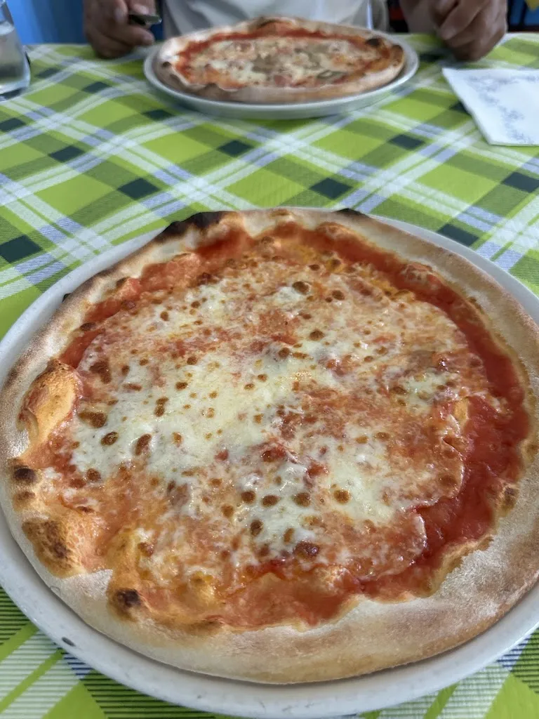 Stefano Consolandi_Pizzeria Vesuvio_Crevacuore_review