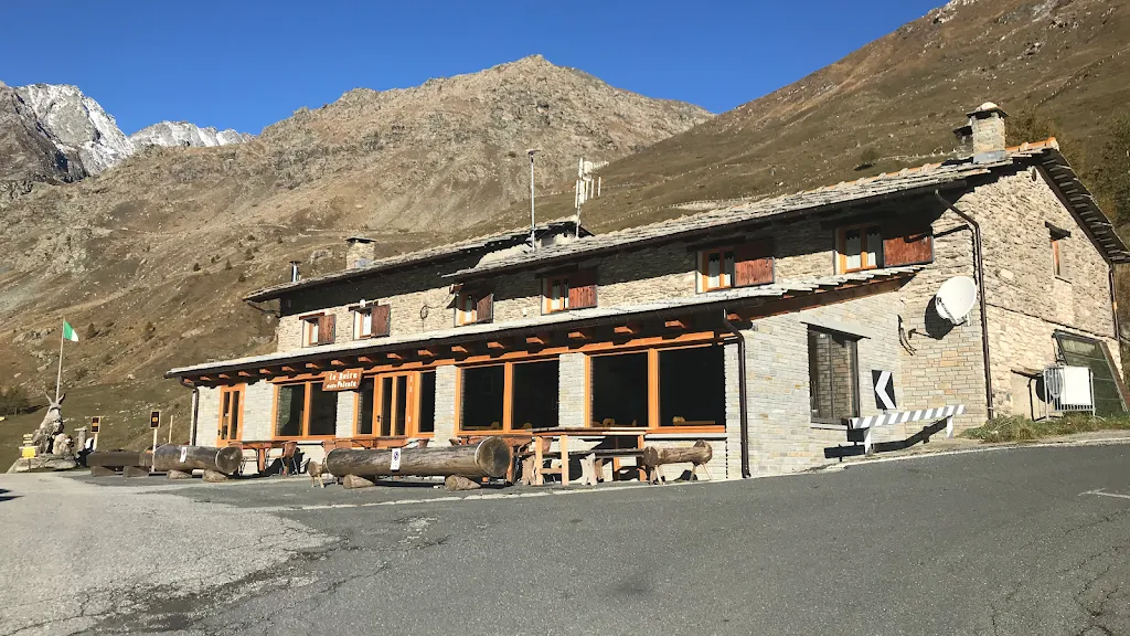 Rifugio Pian della Regina_Crissolo_slider_image_1