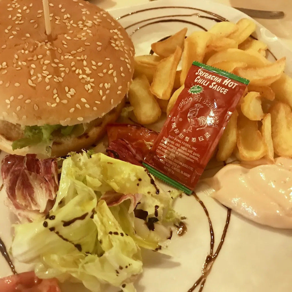 Robert Alexander_Serenella STUBE Pizza and Burger_Crissolo_review