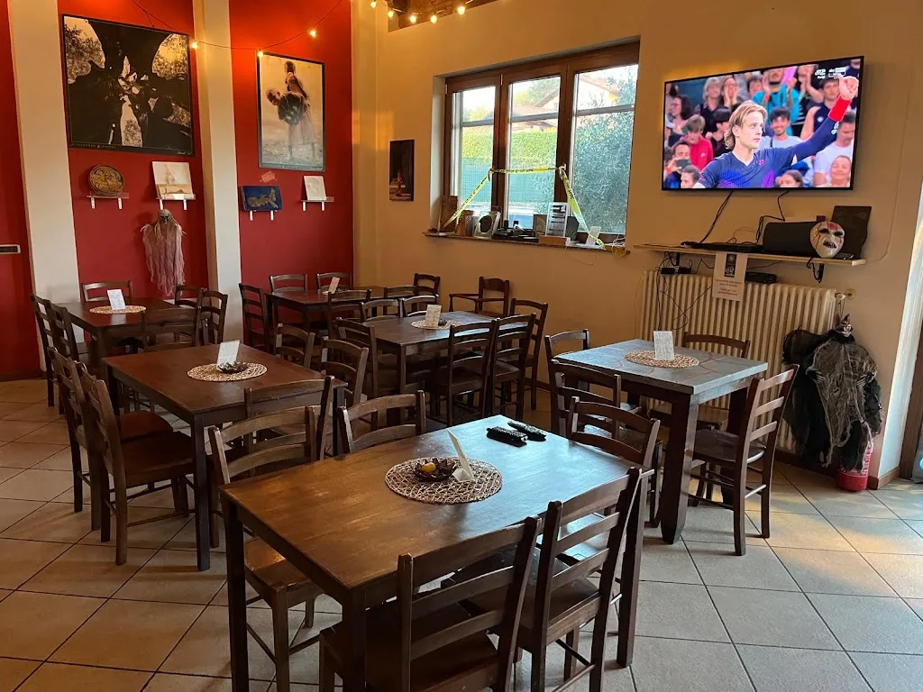 Chimera RistoPub restaurant in Cuceglio