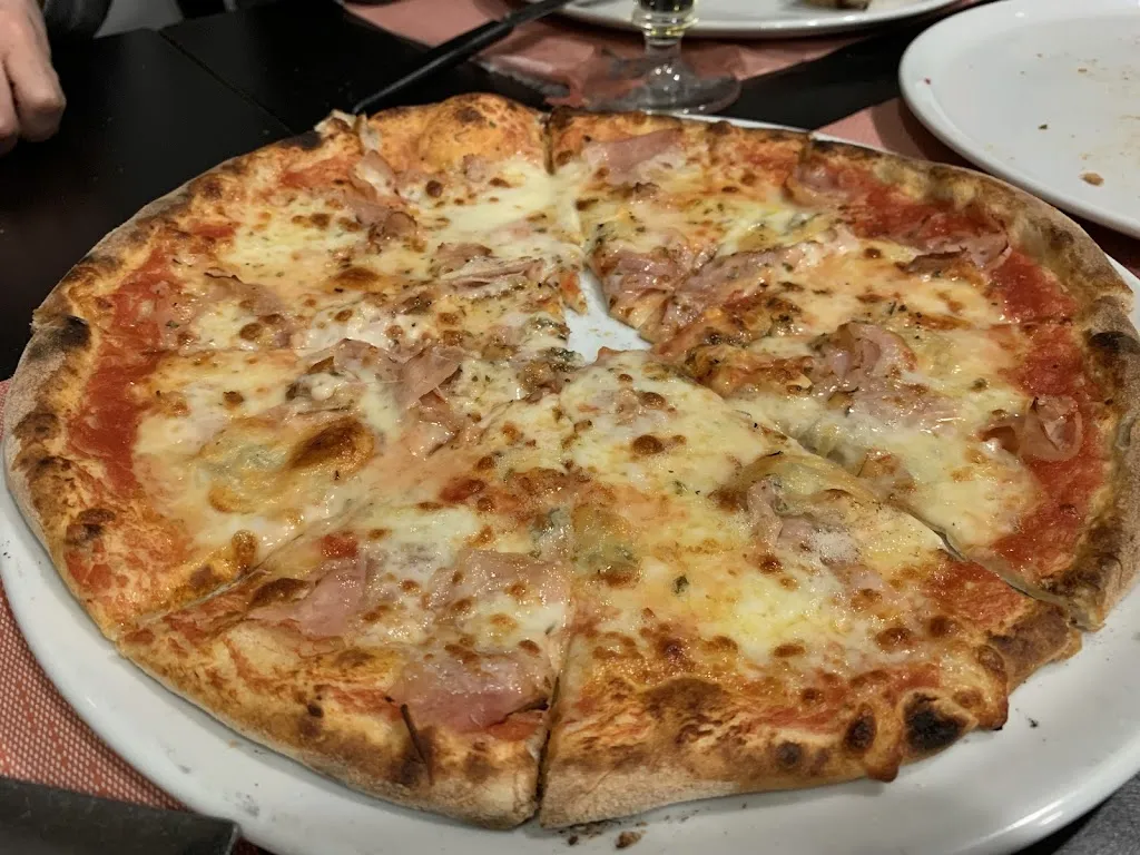 Menu_Pizza in piazza_Cureggio_image_2
