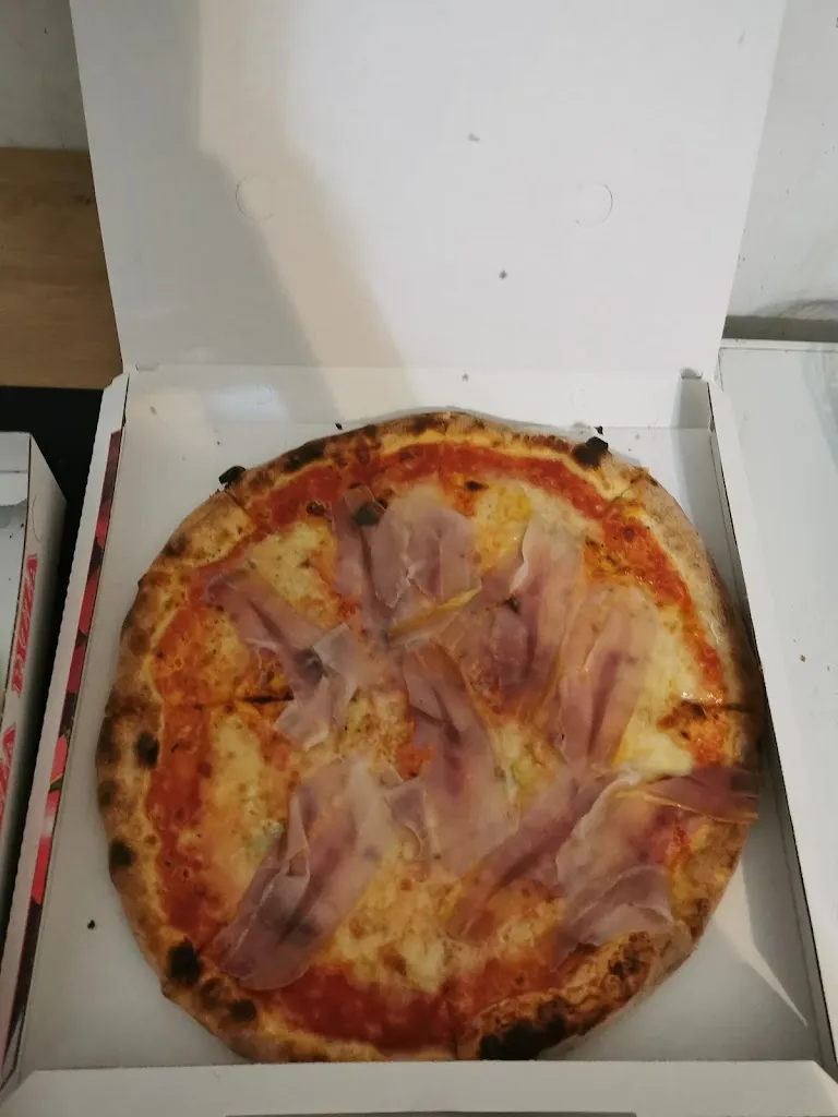 Menu_Pizza in piazza_Cureggio_image_7