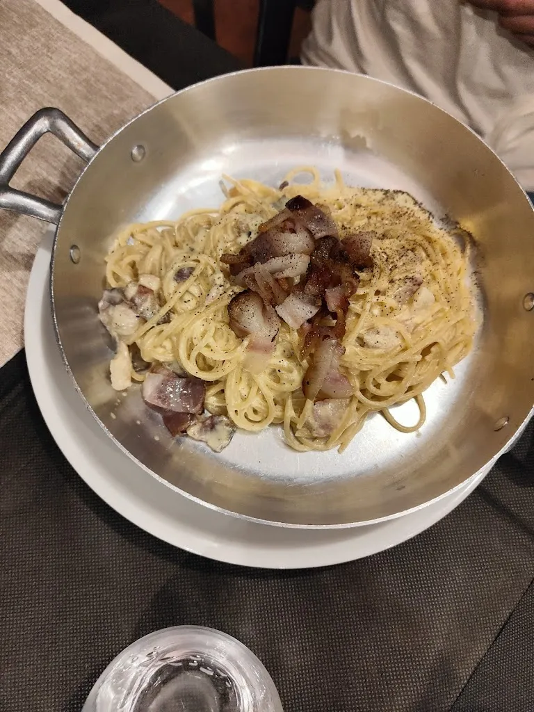 Kestutis Buja_Pizzeria Royal 1986_Cuorgnè_review