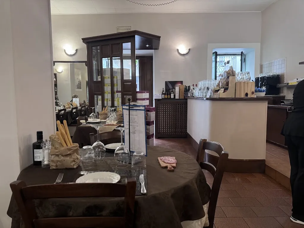 Locanda La Volpe Con La Pancia Piena restaurant in Cuneo